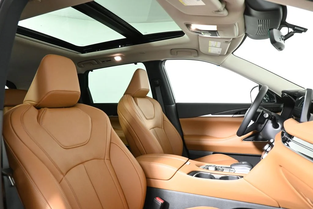 Used 2025 Black INFINITI Sensory image 21