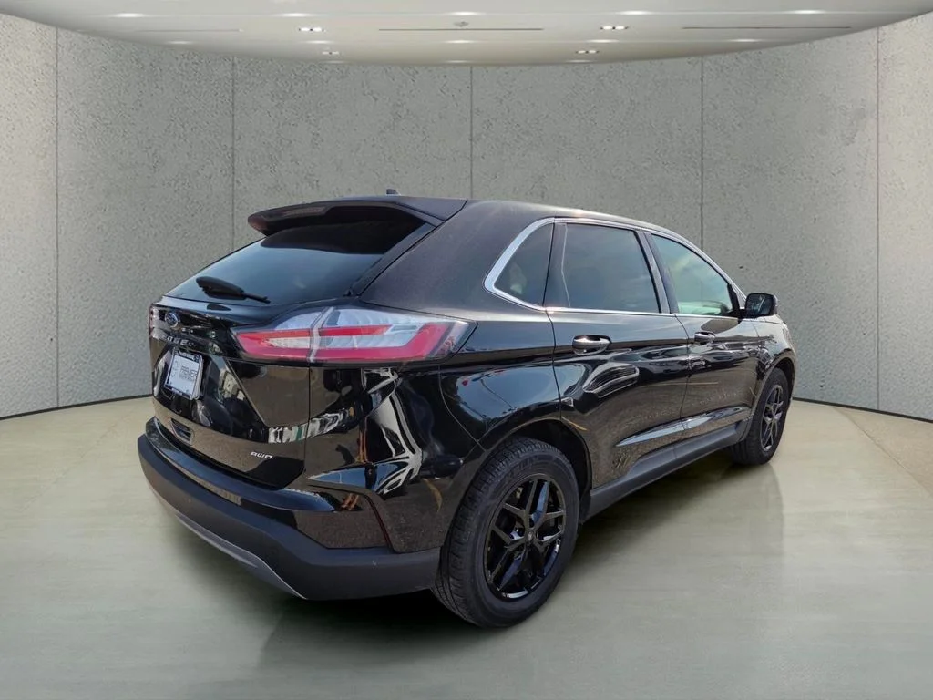 Used 2024 Black Ford SEL image 5