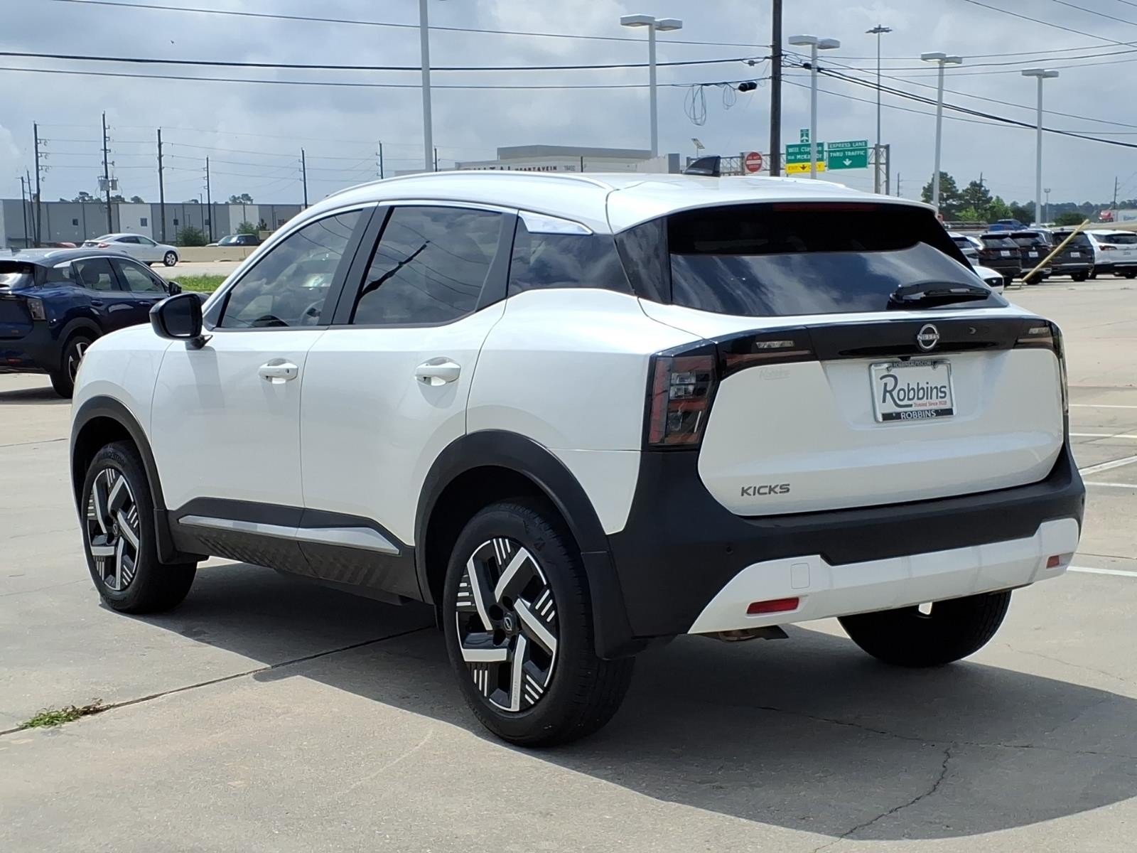 2026 Nissan Kicks SV - 7