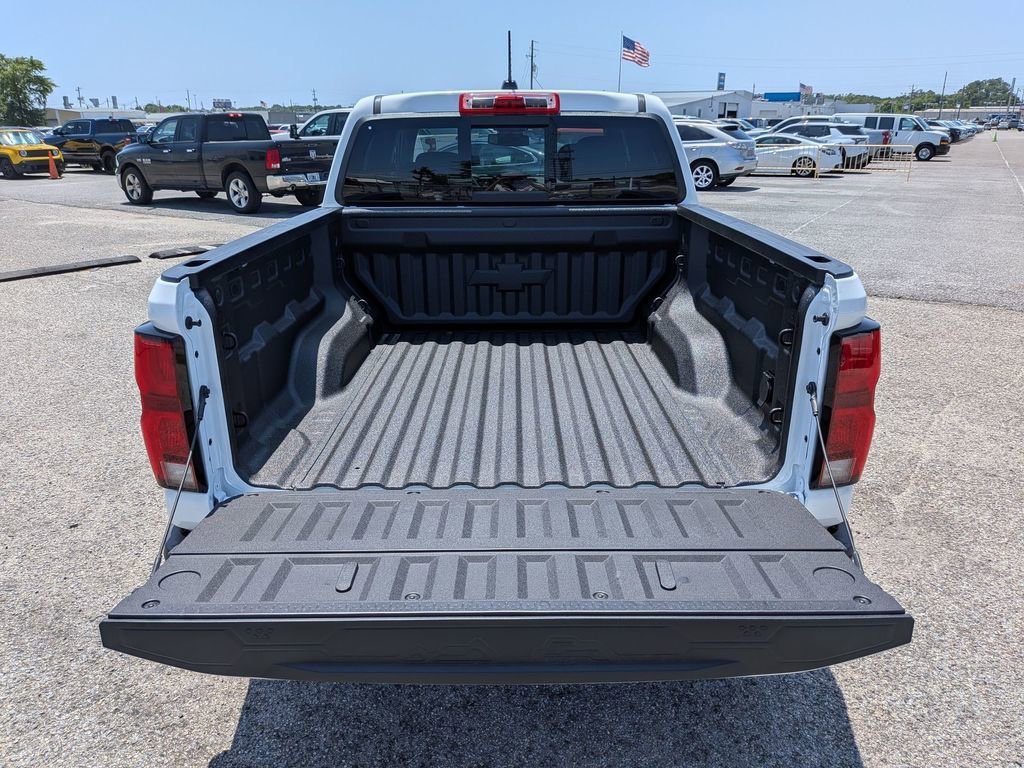 New 2026 Summit White Chevrolet Z71 image 33