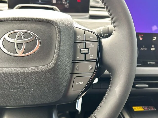 New 2026 Wind Chill Pearl with Midnight Black Metallic roof <sup>1</sup> Toyota  XSE image 37