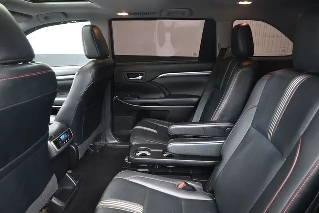 Used 2019 Midnight Black Metallic Toyota SE image 19