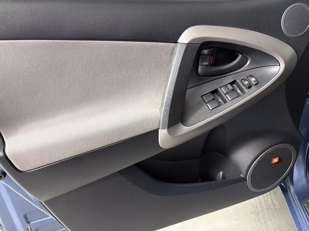 Used 2007 Blue Toyota Sport image 12