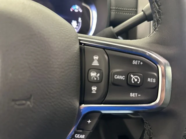 New 2026 Diamond Black Crystal Pearl-Coat Exterior Paint RAM Laramie image 29