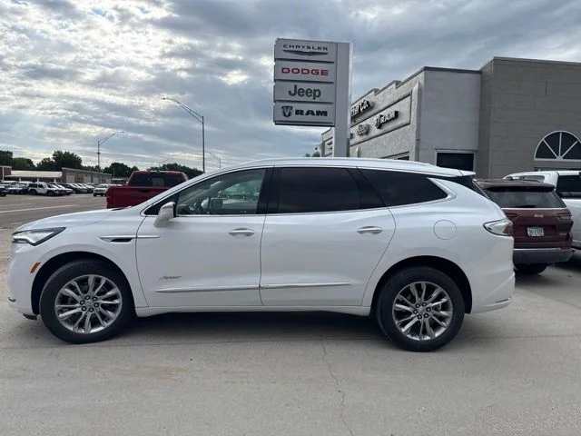2023 Buick Enclave Avenir AWD's photo