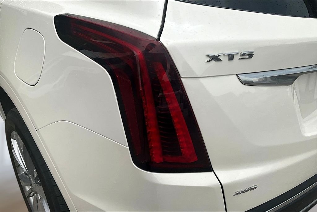 Used 2024 Crystal White Cadillac Premium Luxury image 22