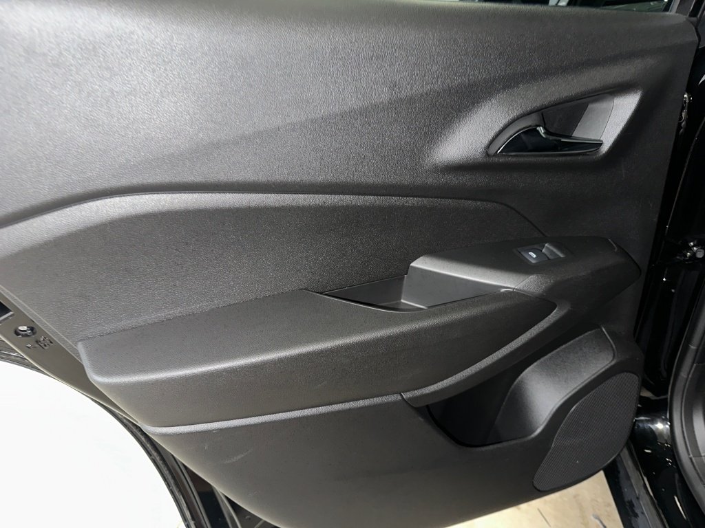 2024 Chevrolet Trax LT - Photo 16