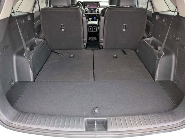 Used 2023 White Kia EX image 6