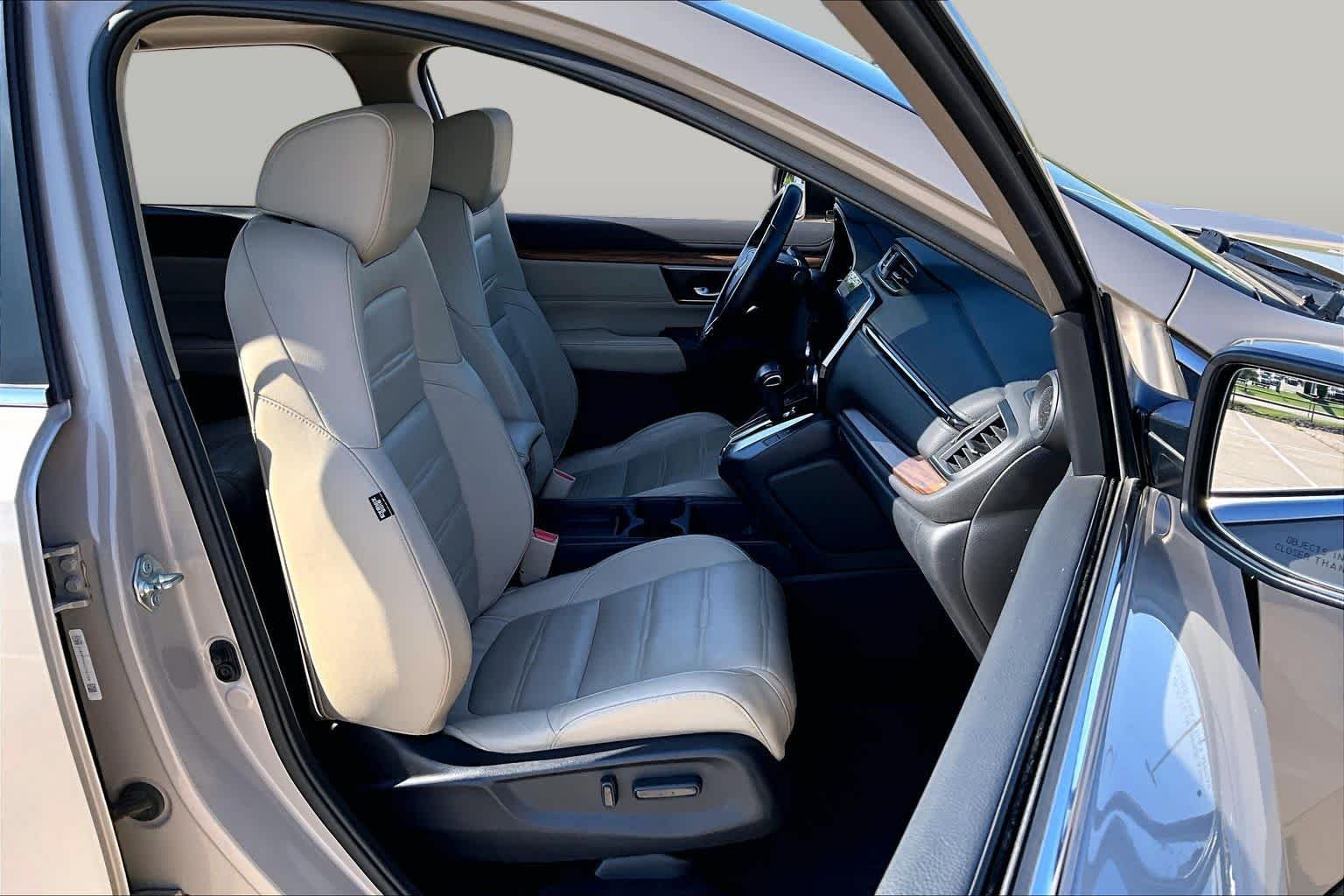 Used 2018 Sandstorm Metallic Honda Touring image 9