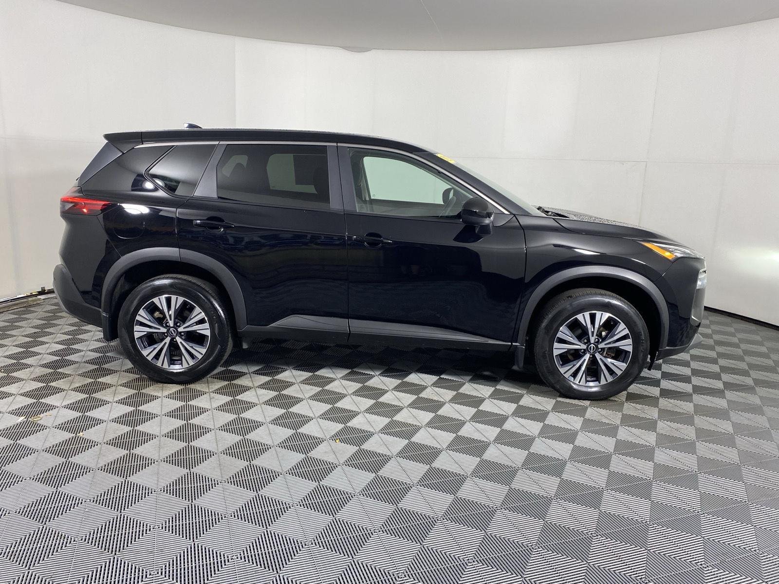Used 2023 Super Black Nissan SV image 9
