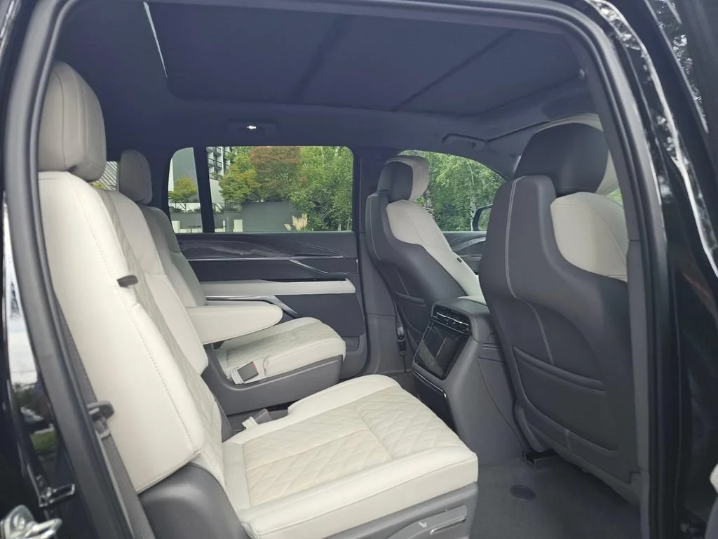 2026 Cadillac Escalade IQ Luxury - Photo 13