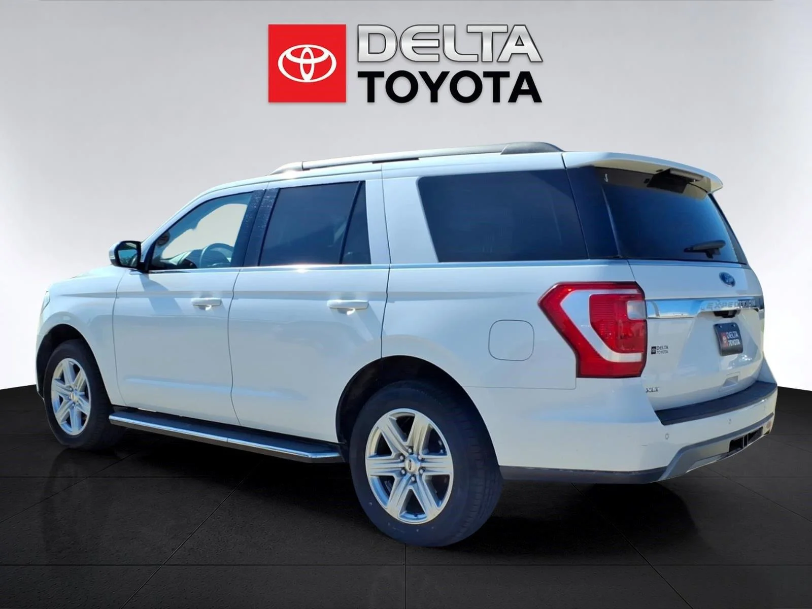 Used 2020 Star White Metallic Tri-Coat Ford XLT image 3