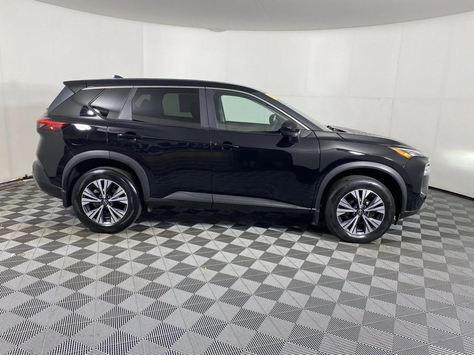 Used 2023 Super Black Nissan SV image 9