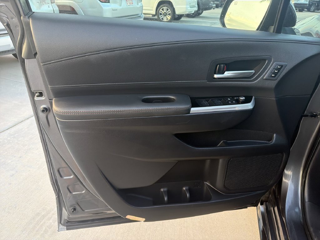 2025 Toyota Sienna Platinum - Photo 9
