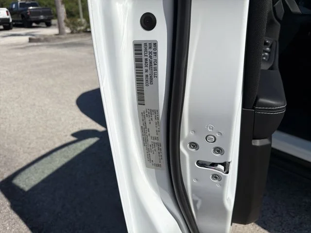 New 2026 Bright White Clearcoat Jeep Laredo image 33