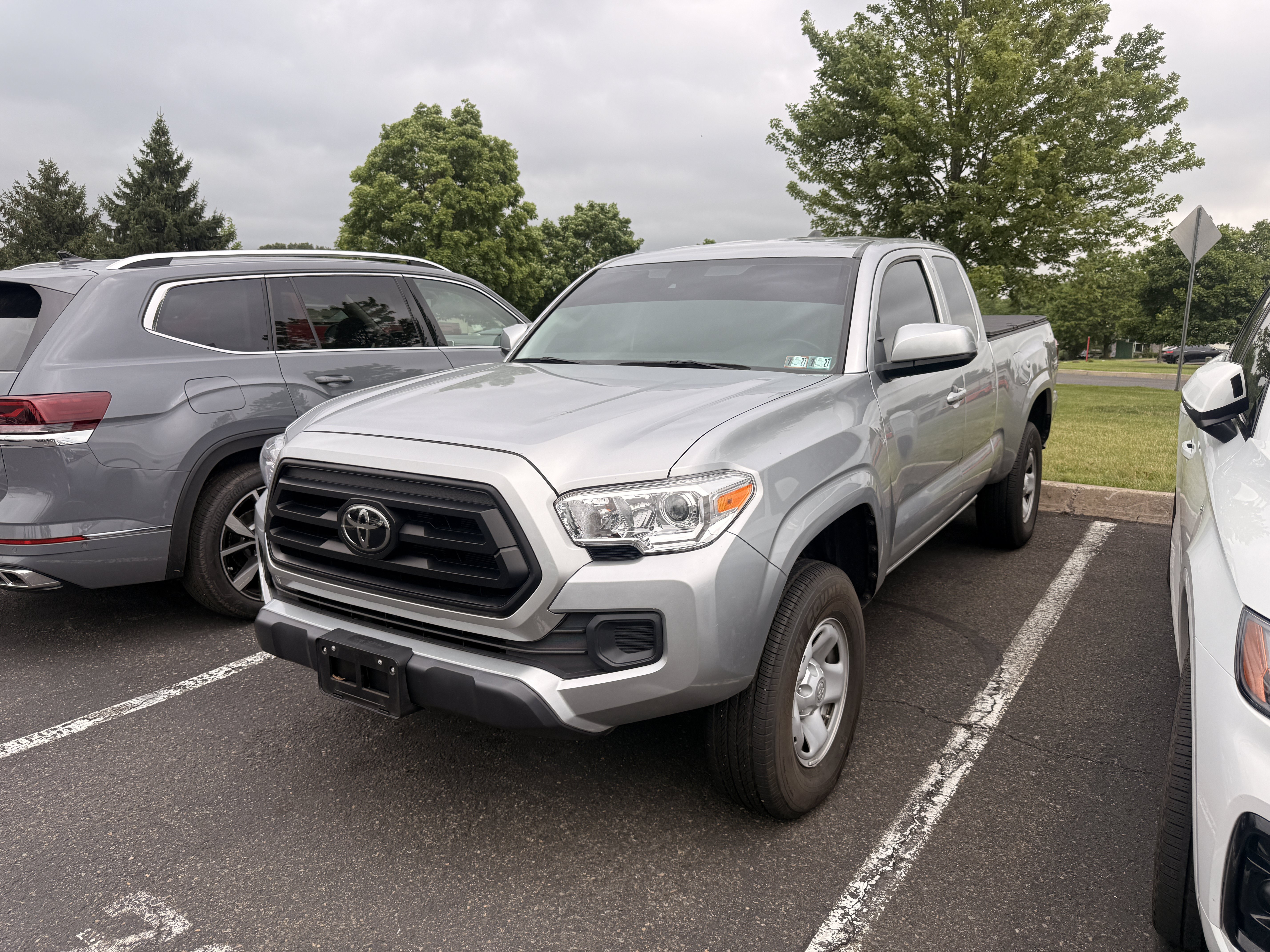 Used 2023 Silver Toyota  image 5
