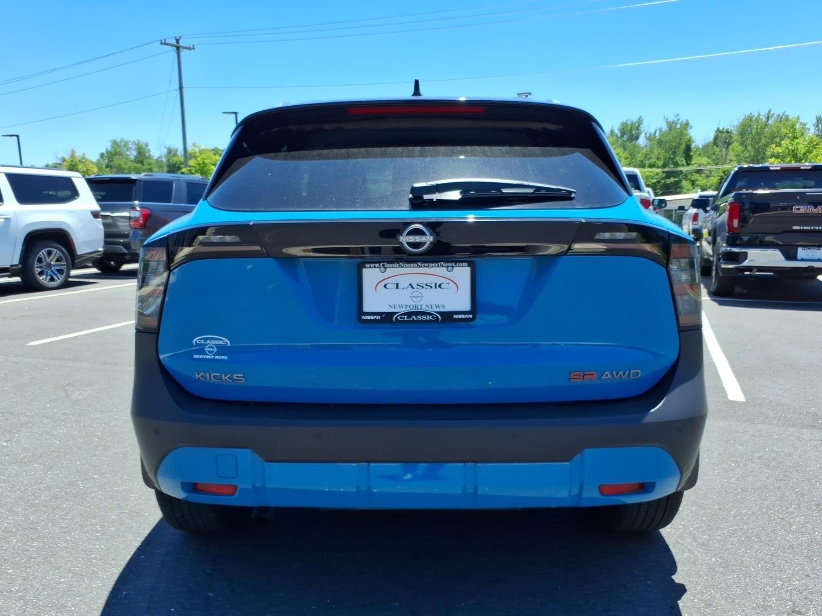 Used 2025 Arctic Ice Blue Metallic/Super Black Nissan SR image 15