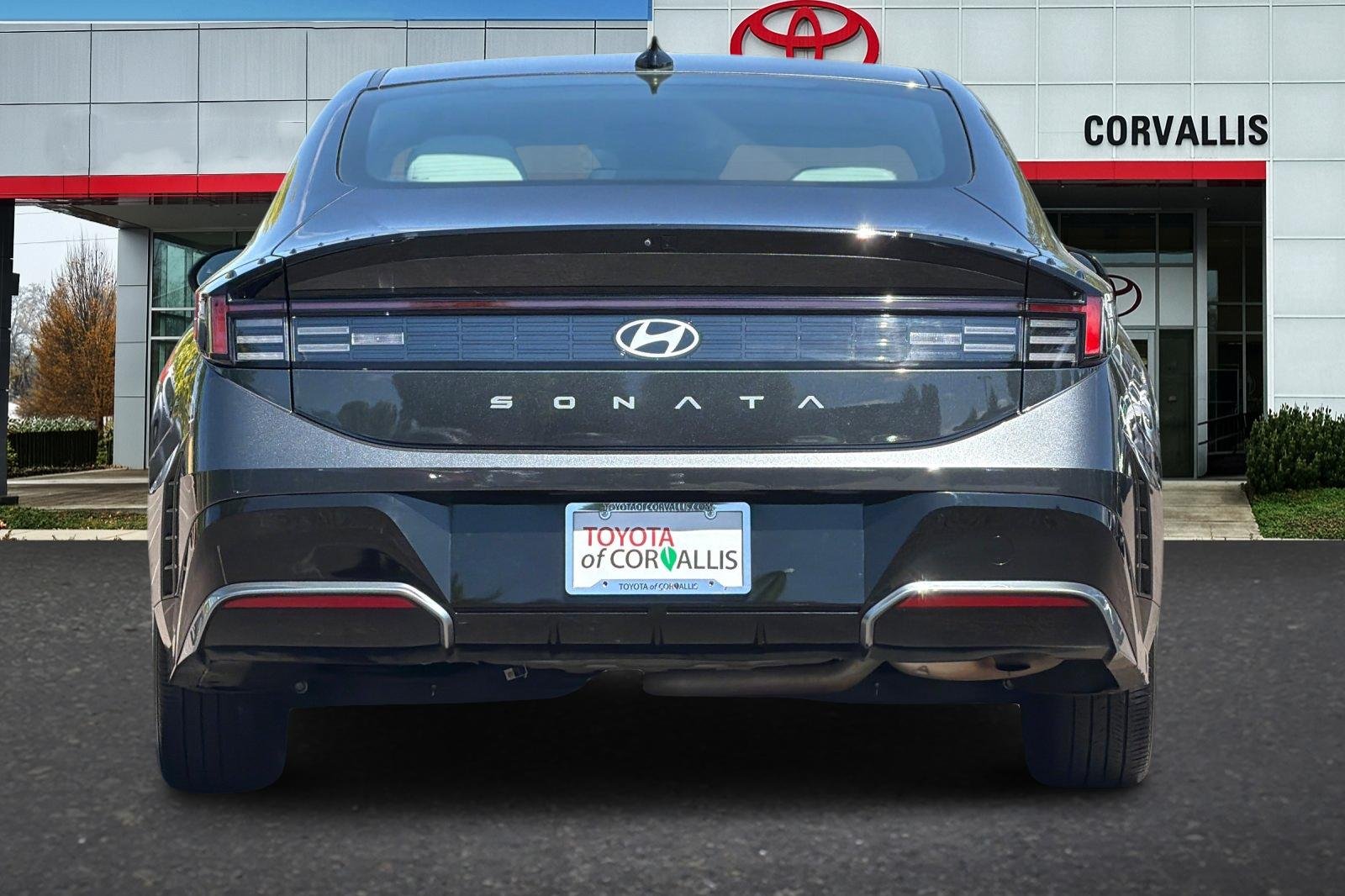Used 2025 Portofino Gray Hyundai SEL image 5