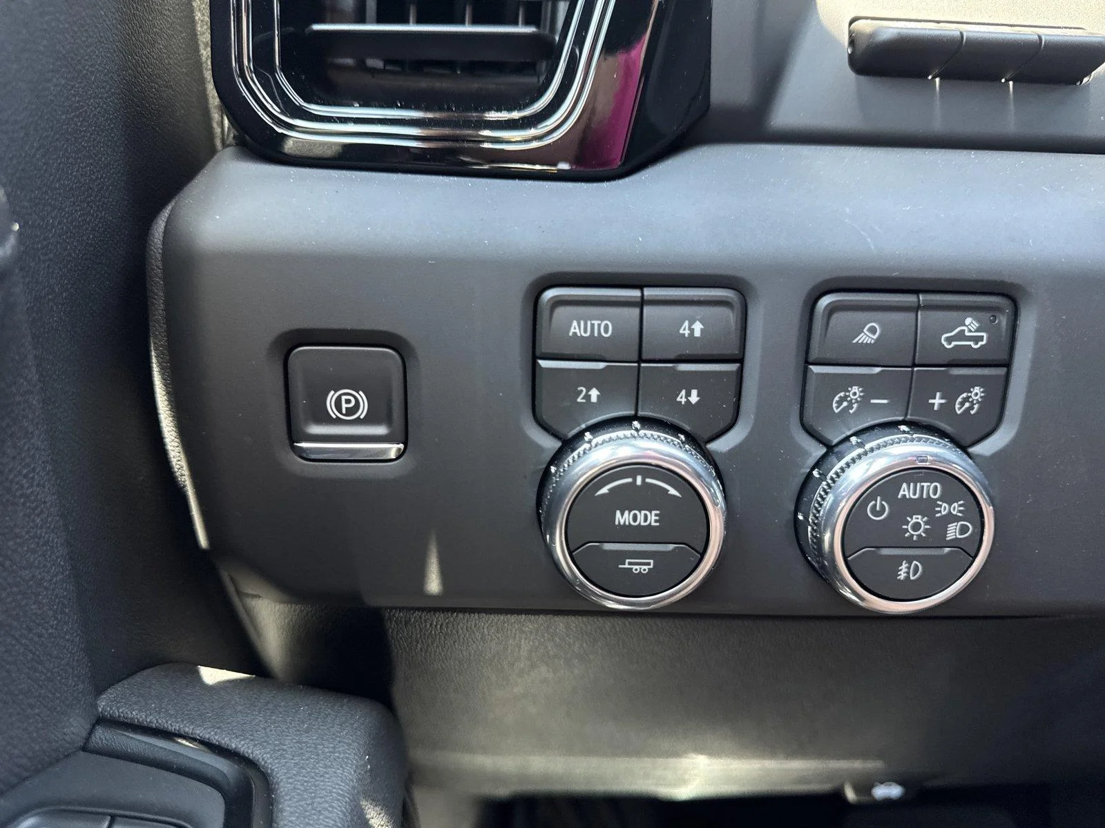 New 2026 Sterling Metallic GMC AT4 image 20