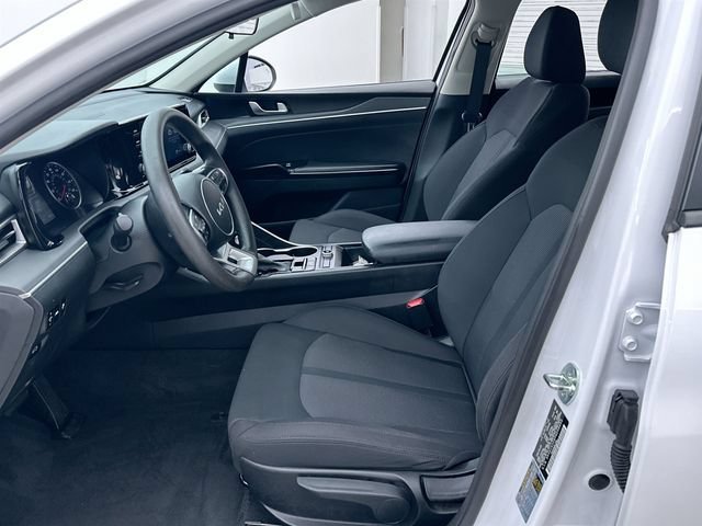 2023 Kia K5 LXS - Photo 9