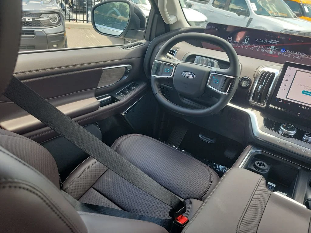 New 2026 Glacier Gray Metallic Tri-Coat Ford Platinum® image 13