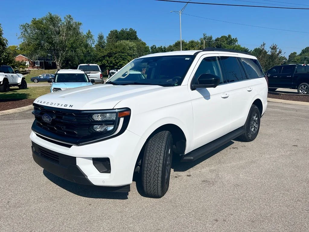 Used 2025 White Ford Active image 3