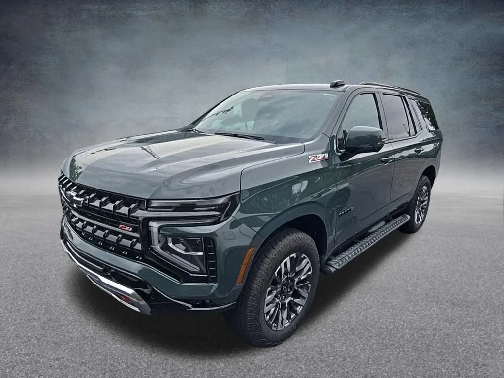 Used 2025 Gray Chevrolet Z71 image 4