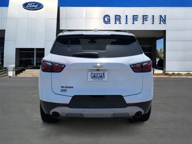Used 2021 Summit White Chevrolet LT image 8