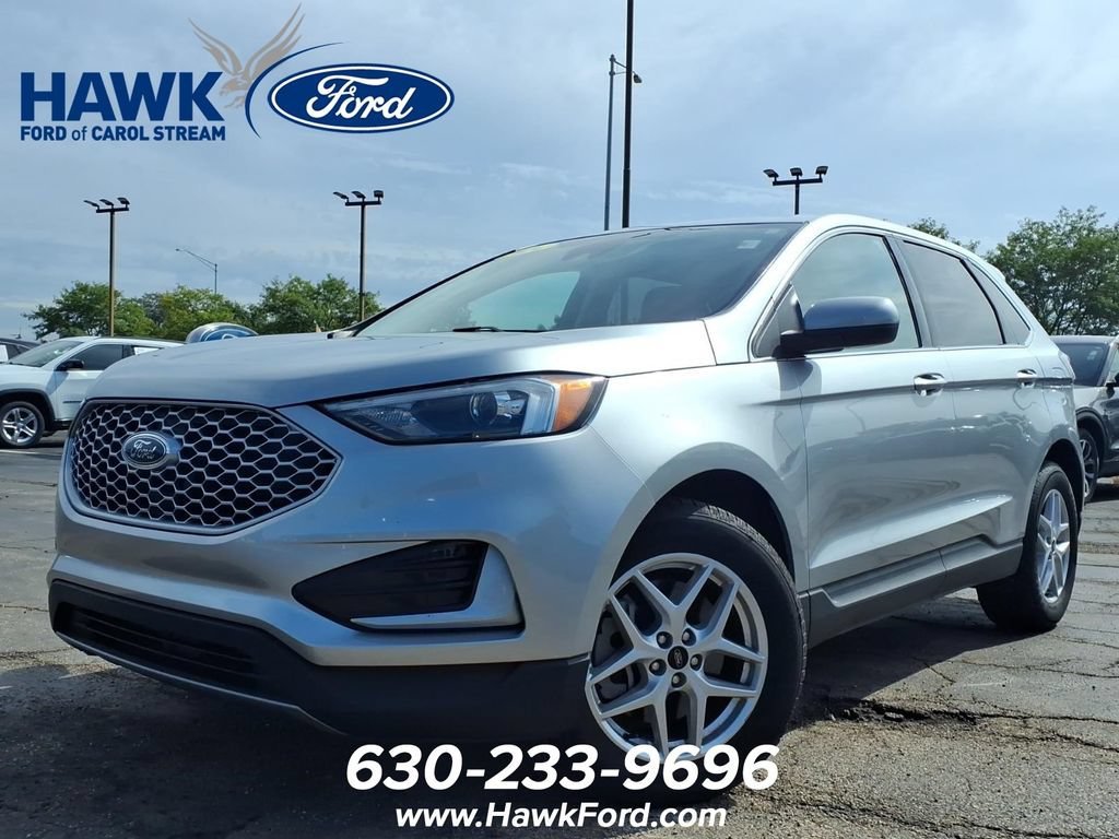 Certified Used 2024 Silver Ford SEL image 3