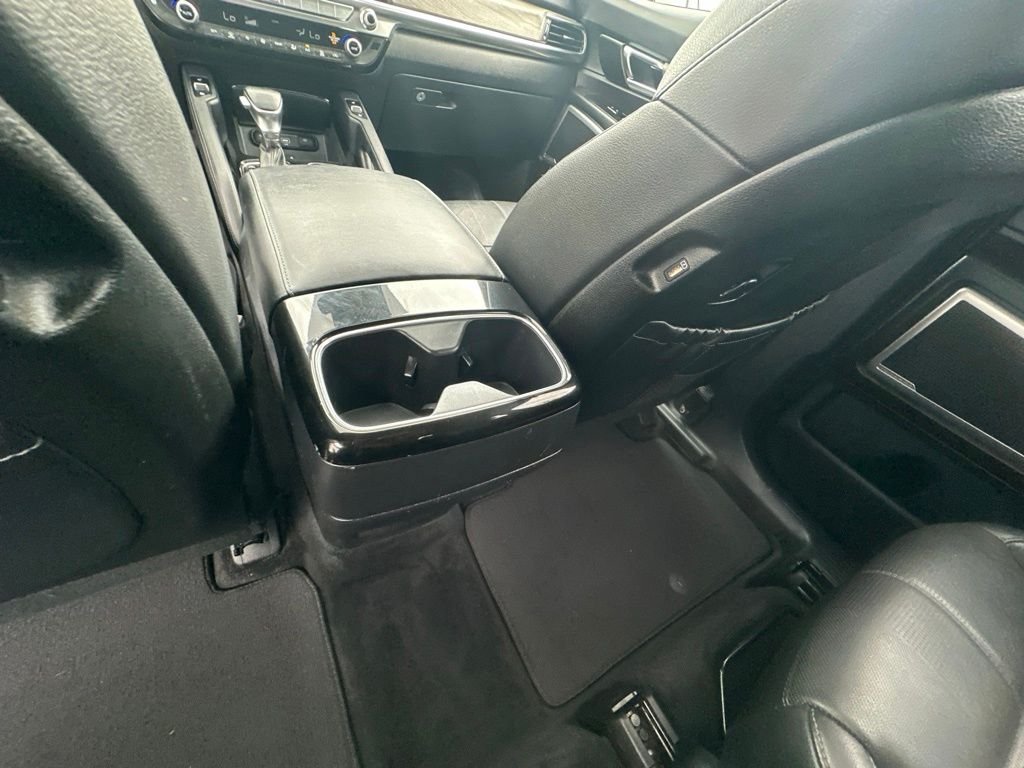 Used 2020 White Kia EX image 28