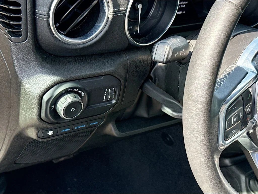Used 2023 Silver Jeep Sahara 4xe image 11