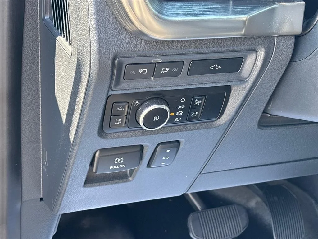 Used 2023 Gray Ford Lariat image 29