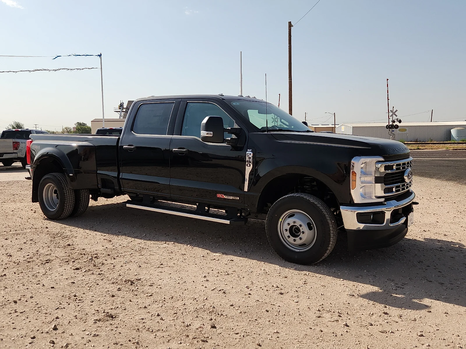 New 2027 Agate Black Metallic Ford XLT image 8