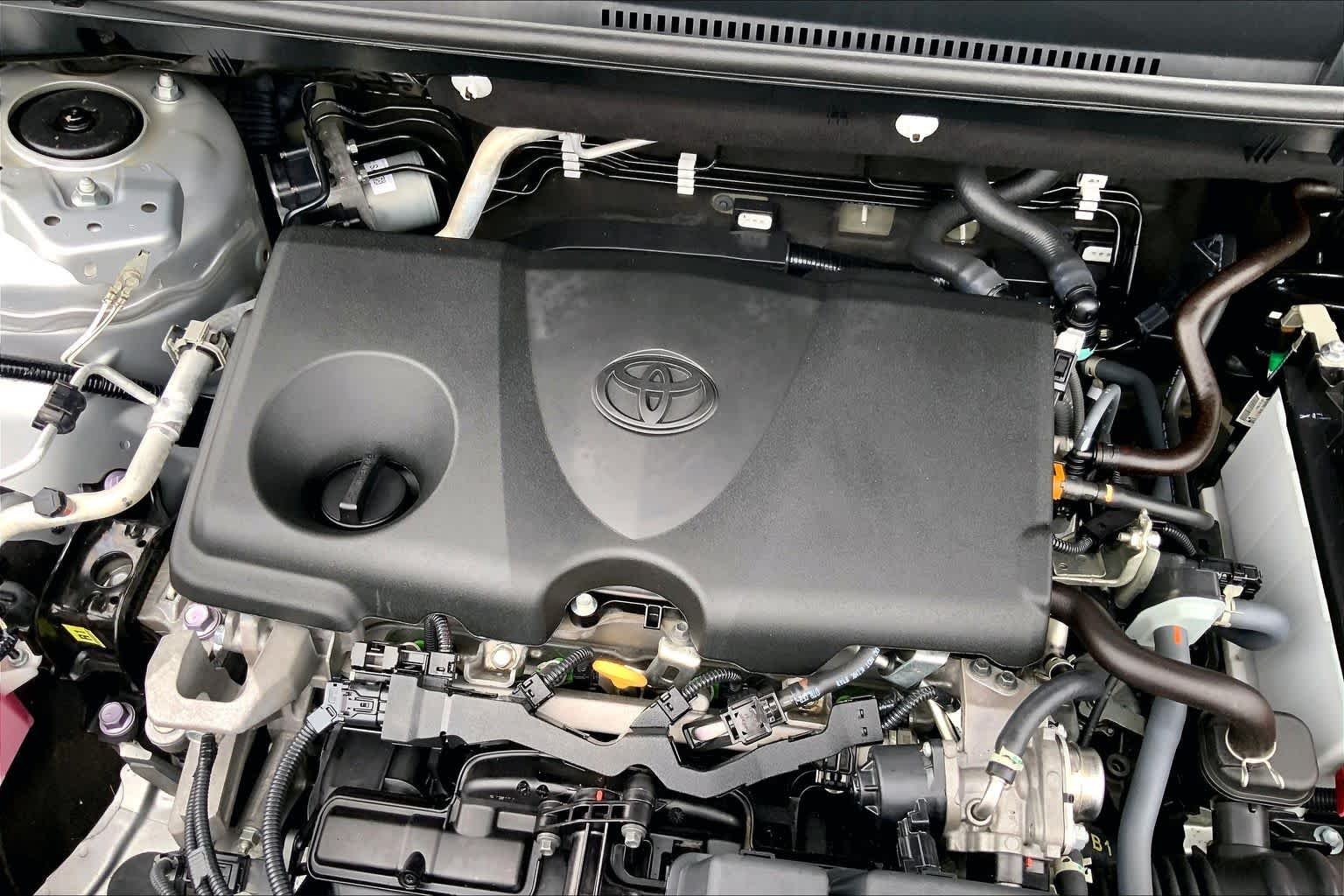 Used 2024 Silver Sky Metallic Toyota XLE image 30