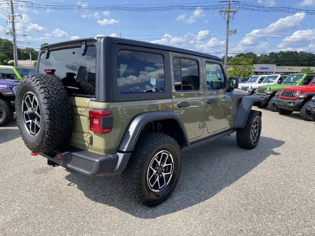 Certified Used 2026 Green Jeep Rubicon image 3