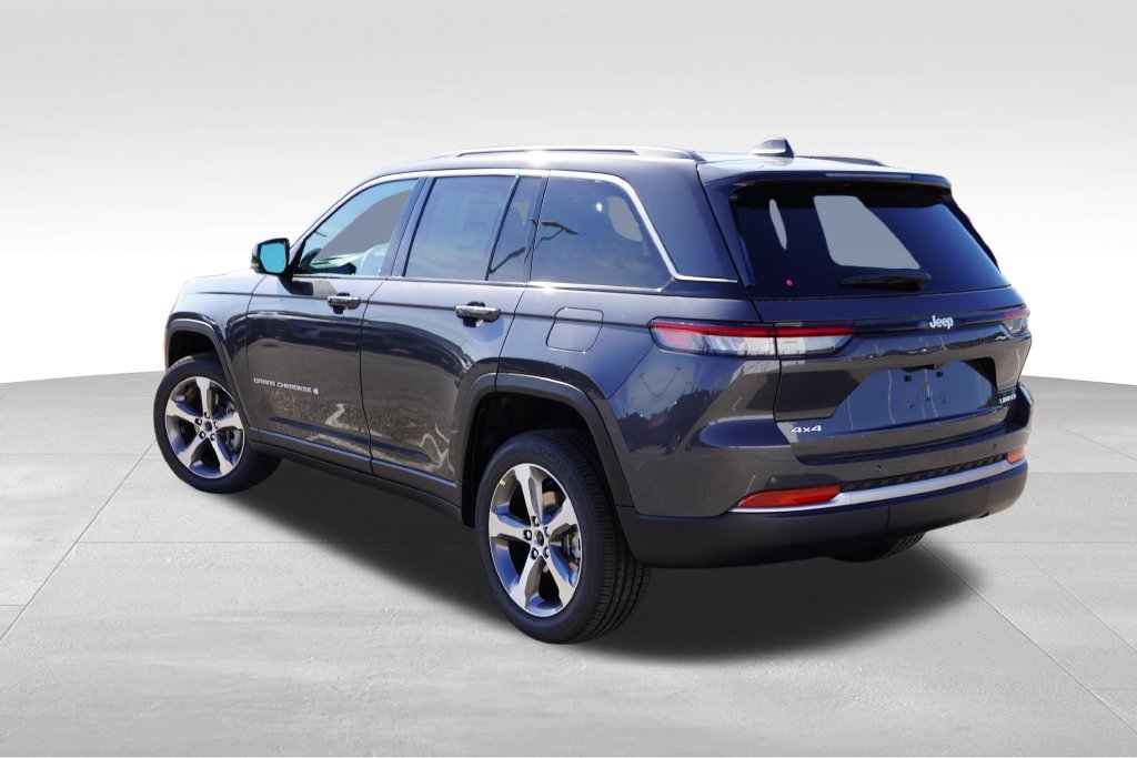 New 2026 Baltic Gray Metallic Clear-Coat Exterior Paint Jeep Limited image 5