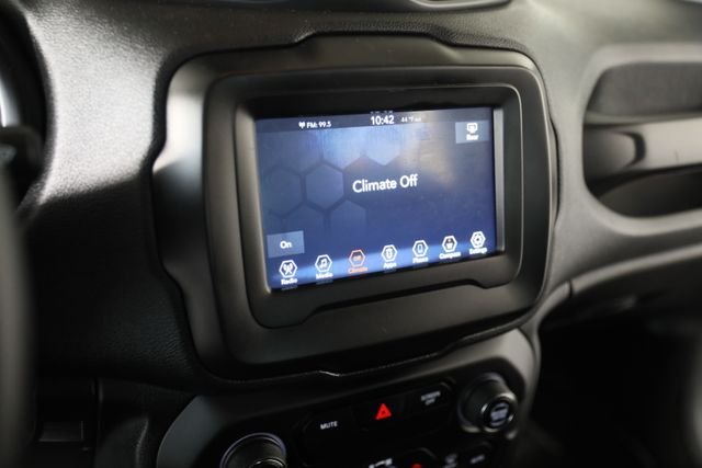 Used 2019 Gray Jeep Latitude image 8
