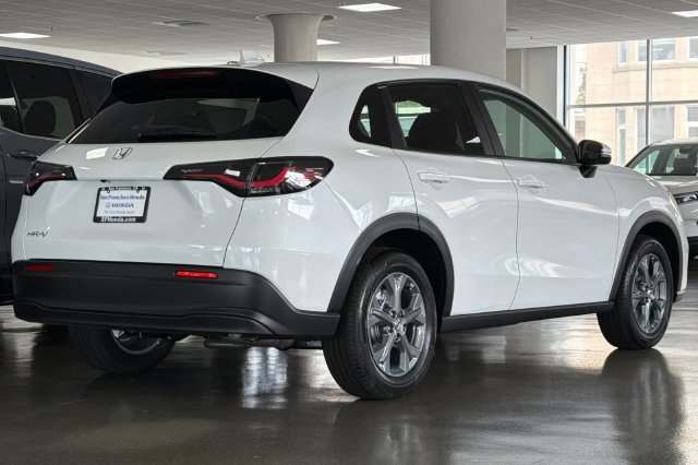 New 2027 Platinum White Pearl Honda LX image 4
