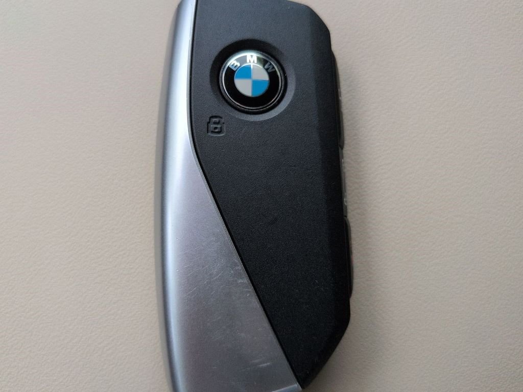 New 2025 Blue Metallic BMW 30 xDrive image 29