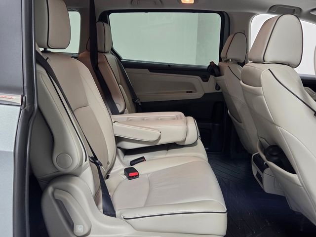 Used 2025 Silver Honda Touring image 18