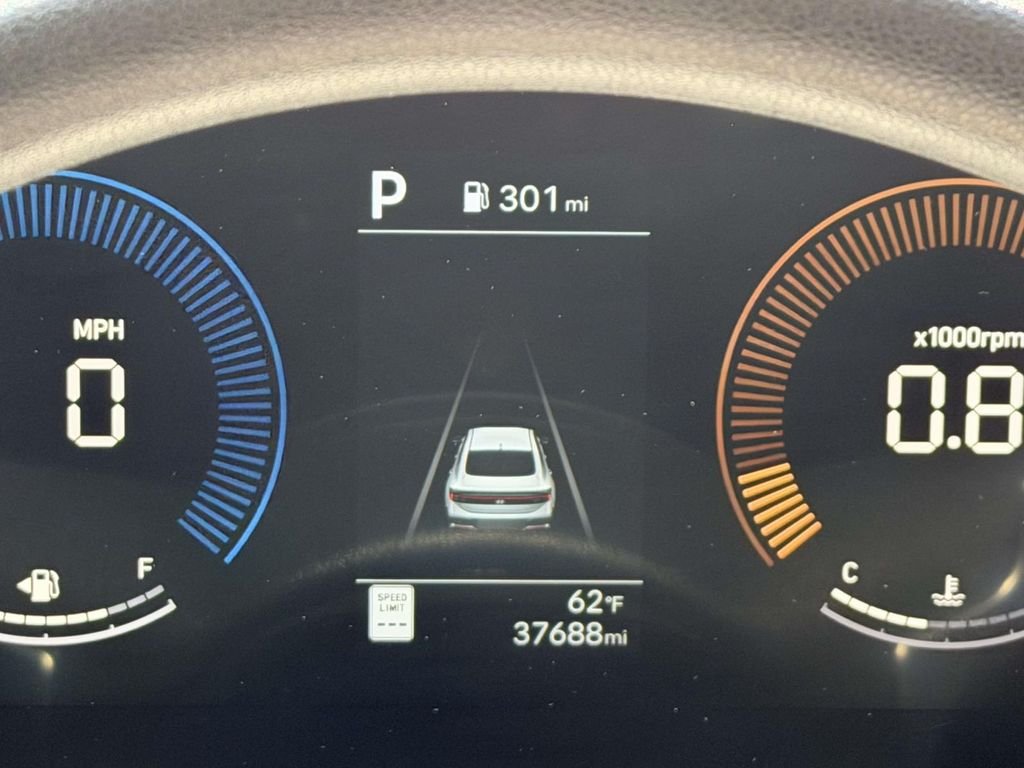 Used 2025 Gray Hyundai SEL image 12