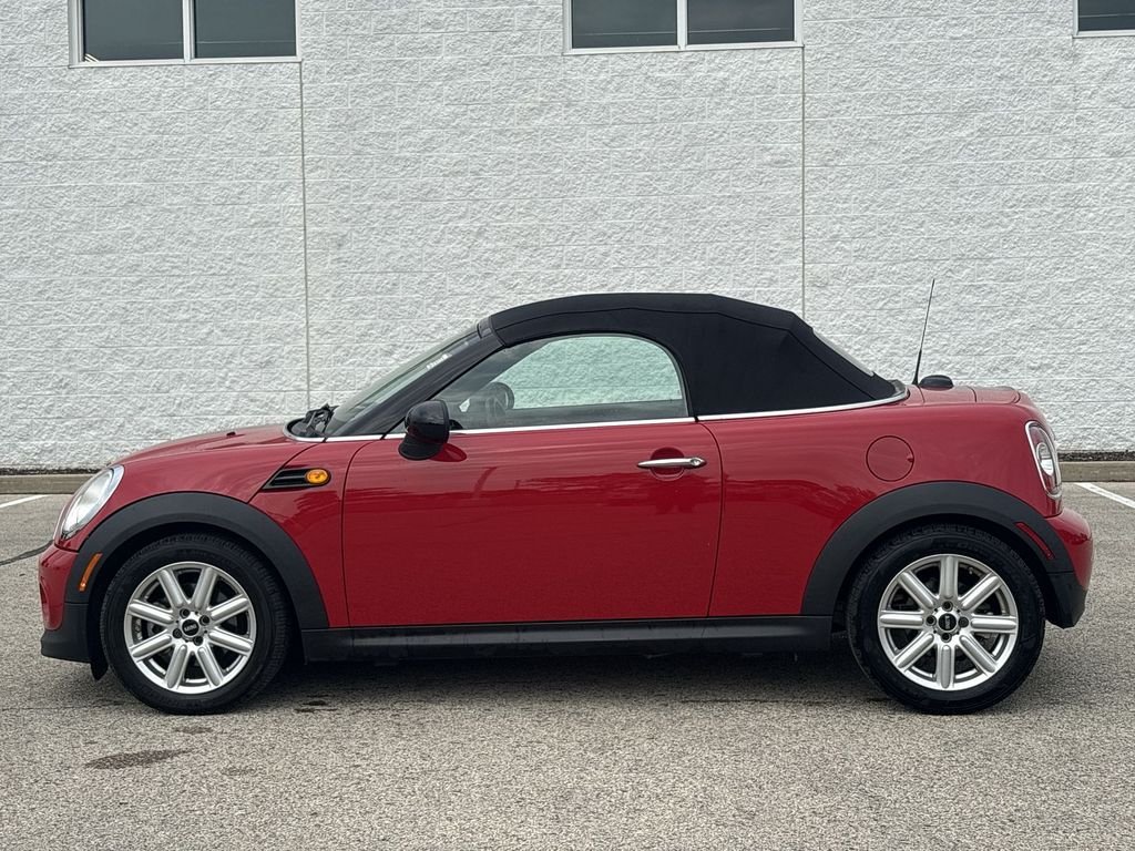 Used 2013 Red MINI  image 10