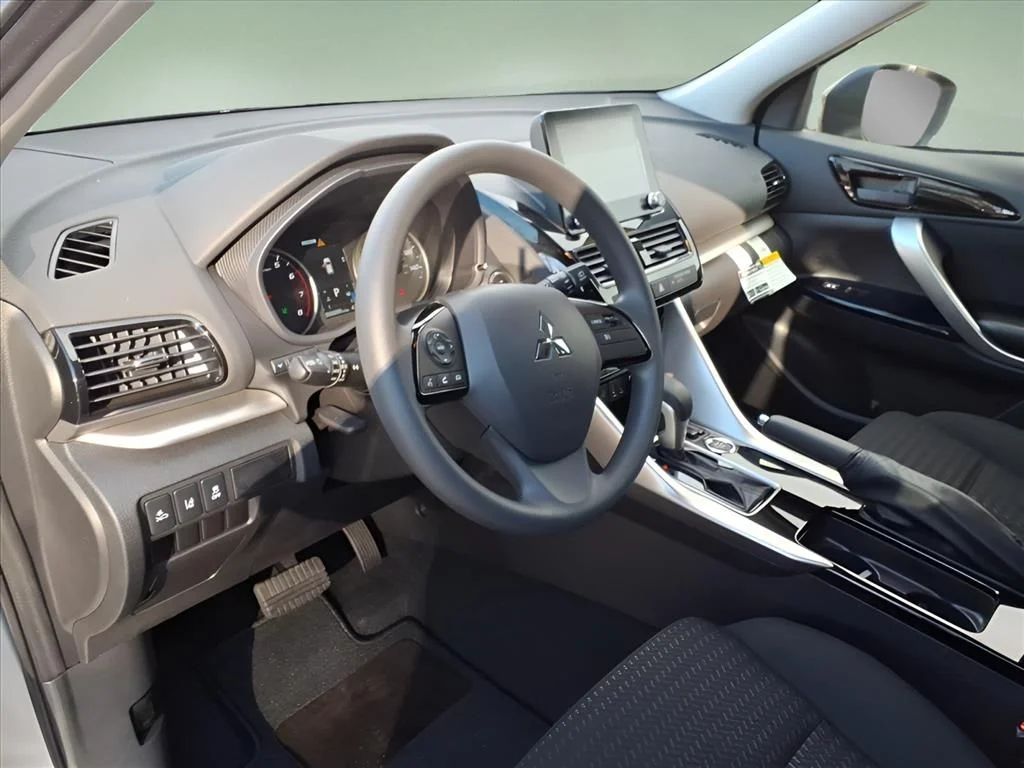 2026 Mitsubishi Eclipse Cross LE - Photo 11