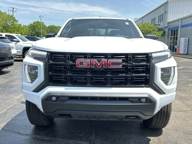 New 2026 Summit White GMC Elevation image 2