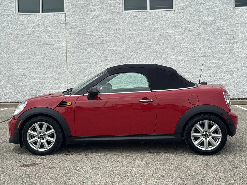 Used 2013 Red MINI  image 10