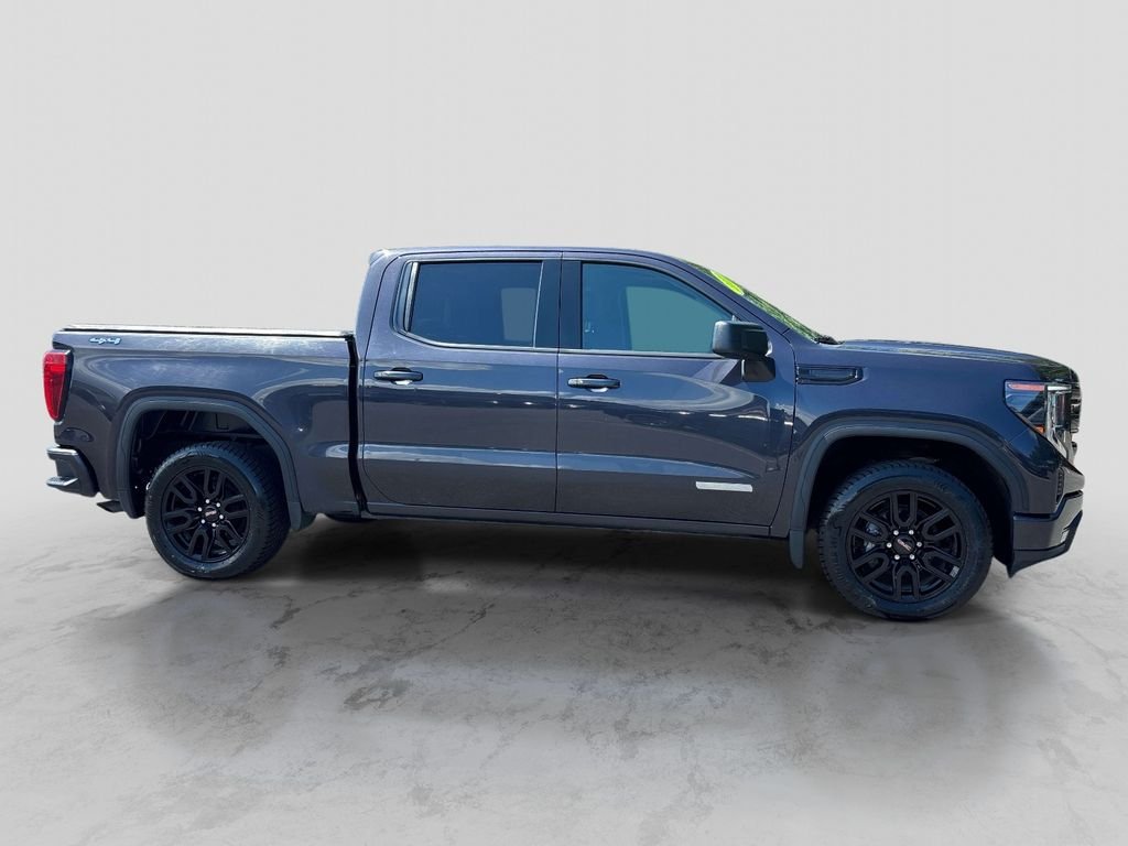 Used 2022 Silver GMC Elevation image 6