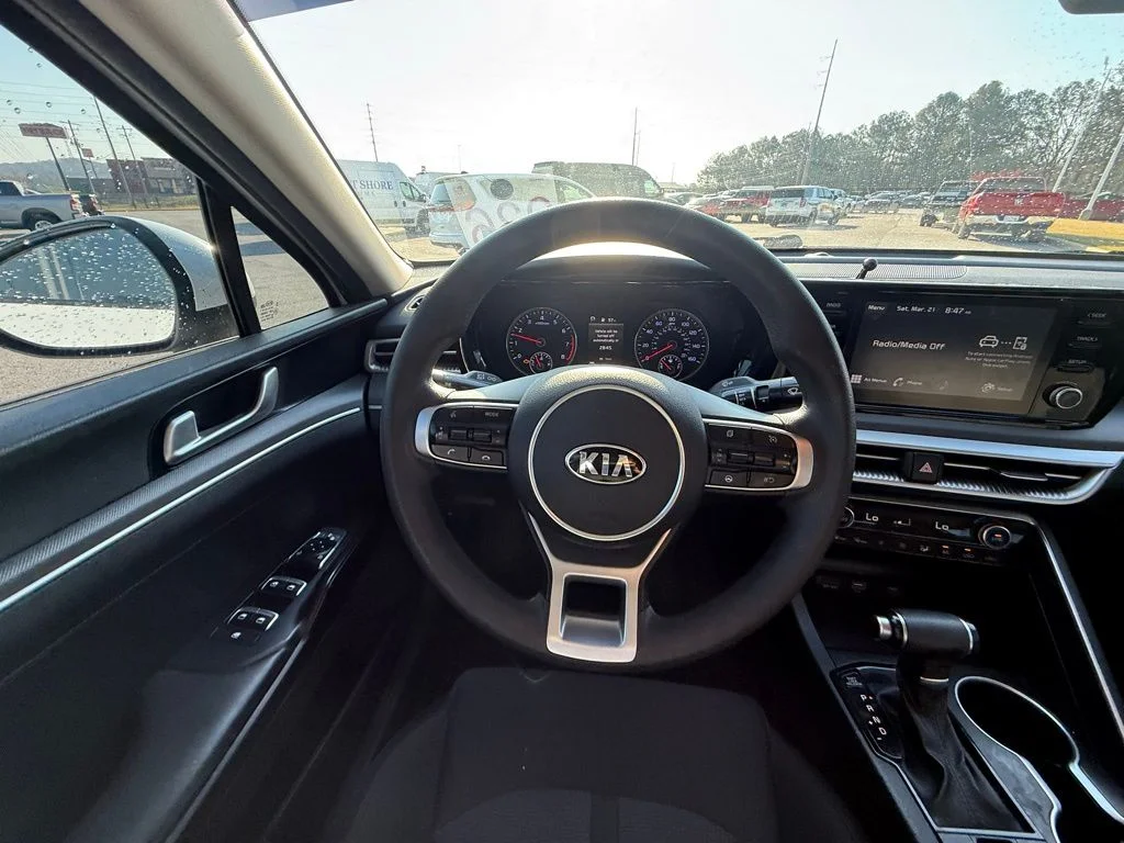 Used 2021 White Kia LXS image 14