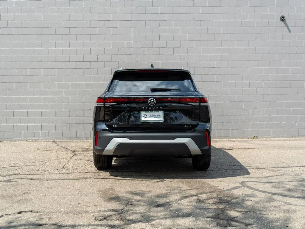 New 2026 Deep Black Pearl Volkswagen 2.0T SE image 5