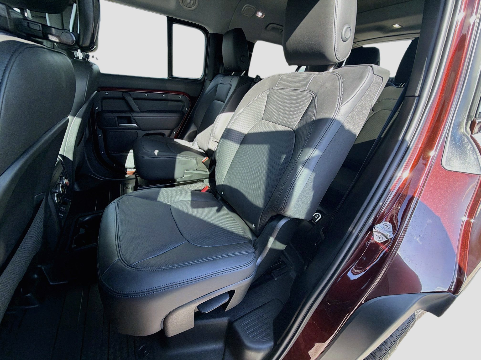 Used 2026 Sedona Red Metallic Land Rover S image 21