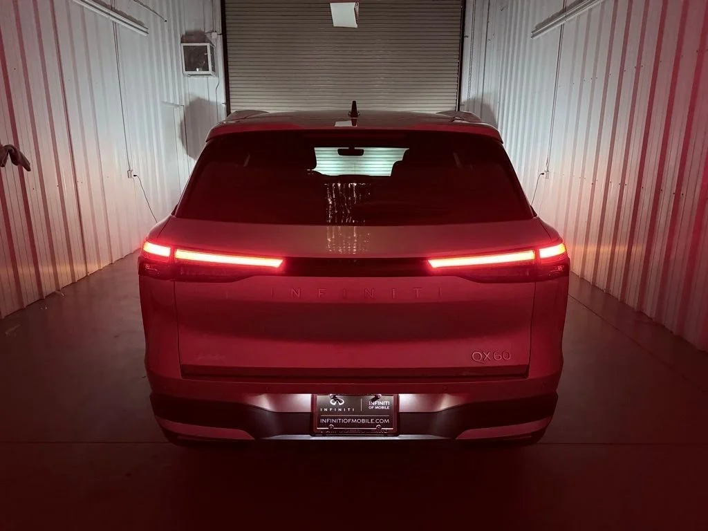 New 2026 WARM TITANIUM INFINITI Luxe FWD image 8